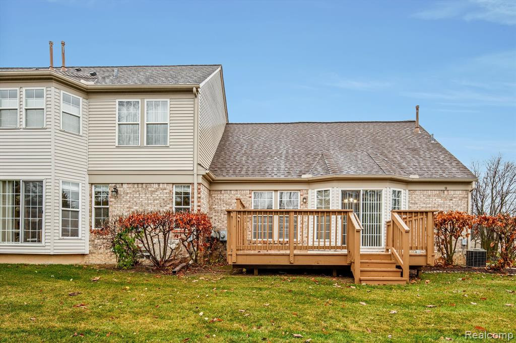 4598 HUNTERS Circle W, Canton, MI 48188 — Photo 19