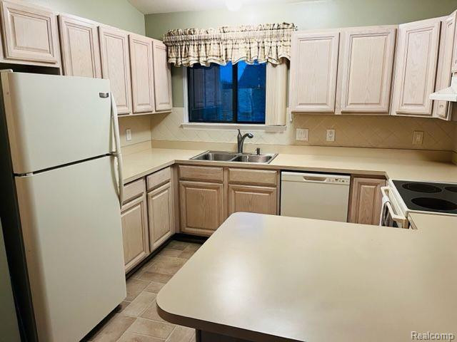42802 LILLEY POINTE Drive, Canton, MI 48187 — Photo 3