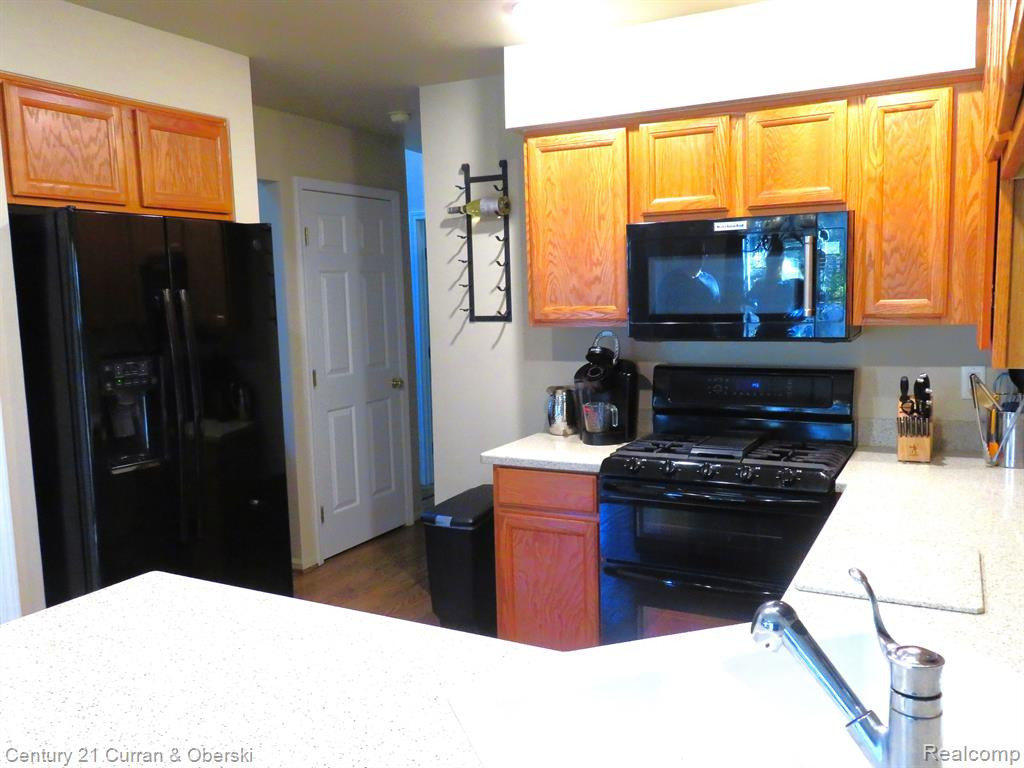 2106 Lone Wolf Lane, 135, Canton, MI 48188 — Photo 7