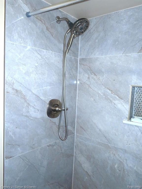 2106 Lone Wolf Lane, 135, Canton, MI 48188 — Photo 23
