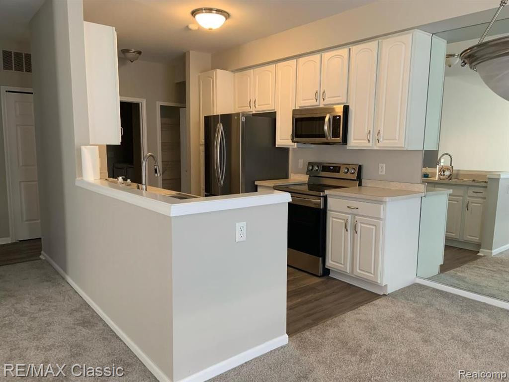 40464 GLEN EAGLE Lane, Canton, MI 48188 — Photo 5