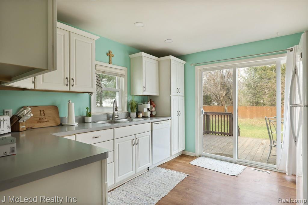 4836 MAIN Street, Millington, MI 48746 — Photo 10