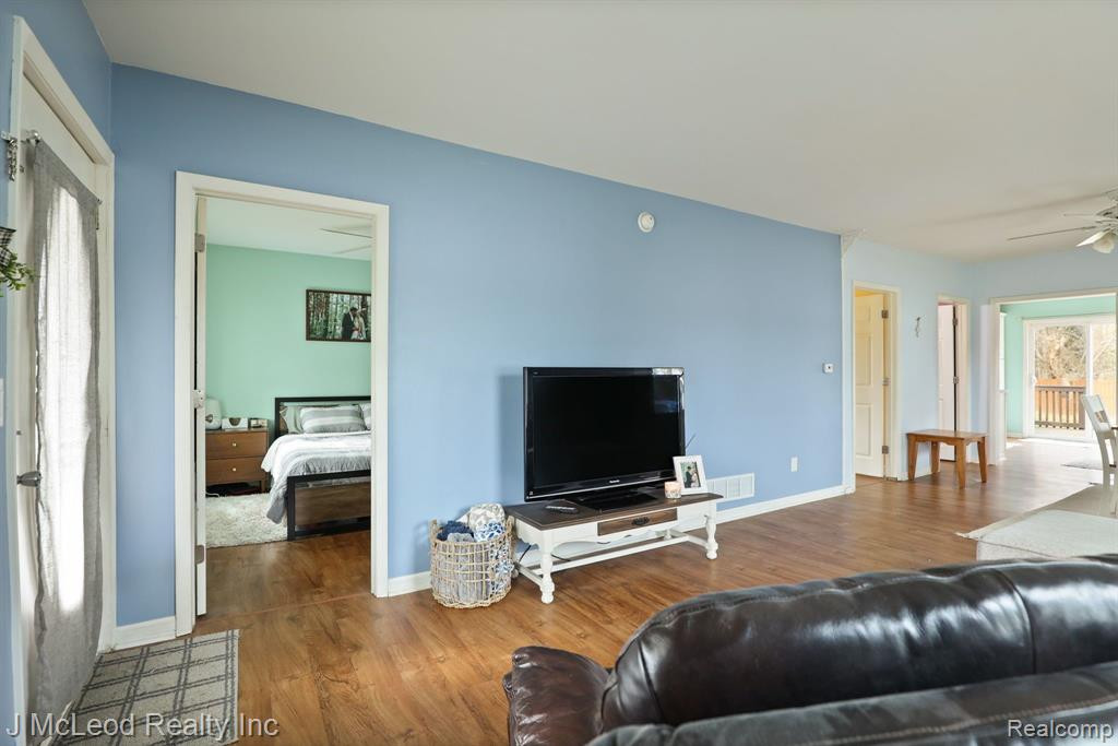 4836 MAIN Street, Millington, MI 48746 — Photo 15