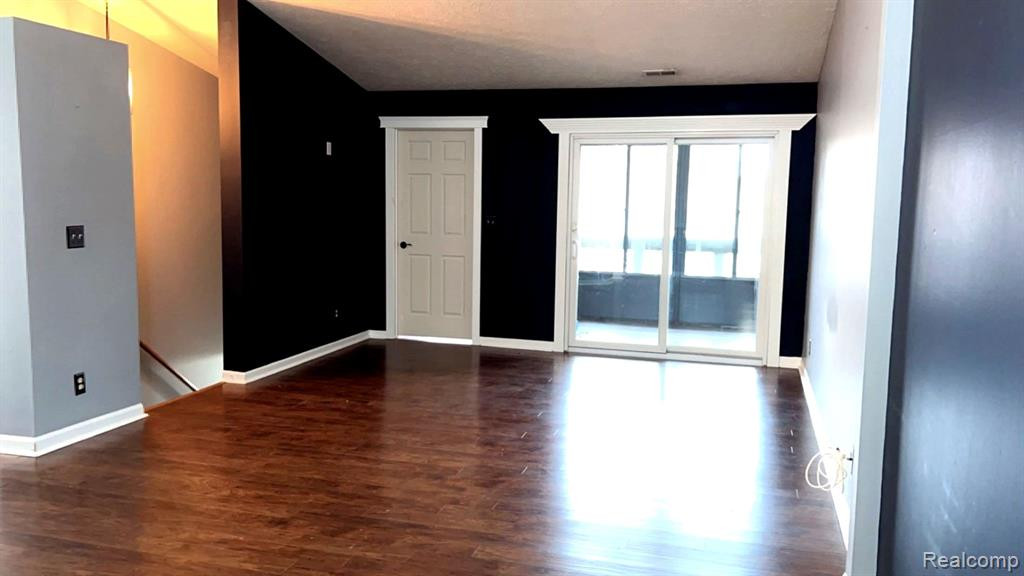 61173 GREENWOOD Drive, South Lyon, MI 48178 — Photo 2