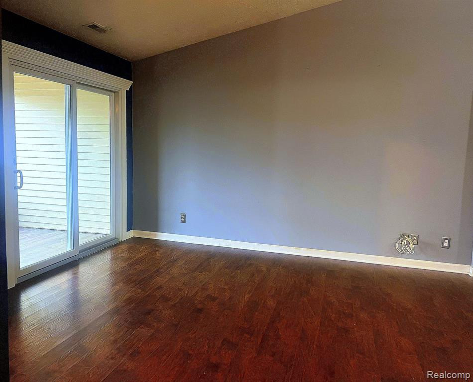 61173 GREENWOOD Drive, South Lyon, MI 48178 — Photo 3