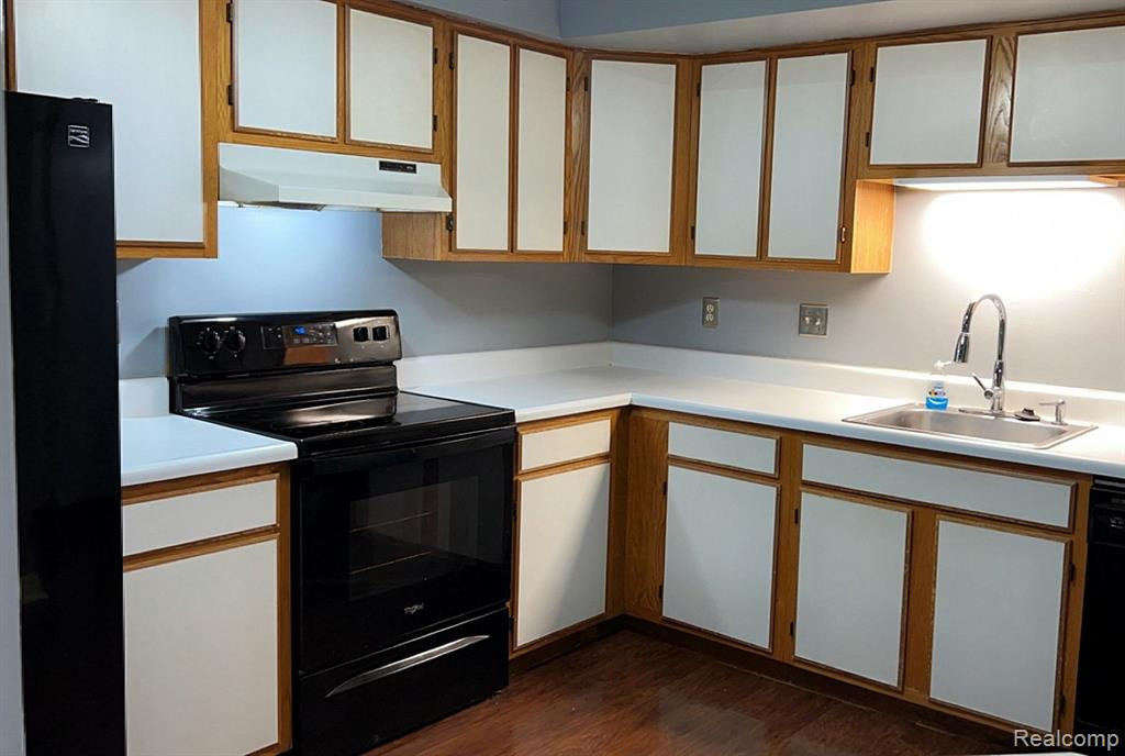 61173 GREENWOOD Drive, South Lyon, MI 48178 — Photo 10