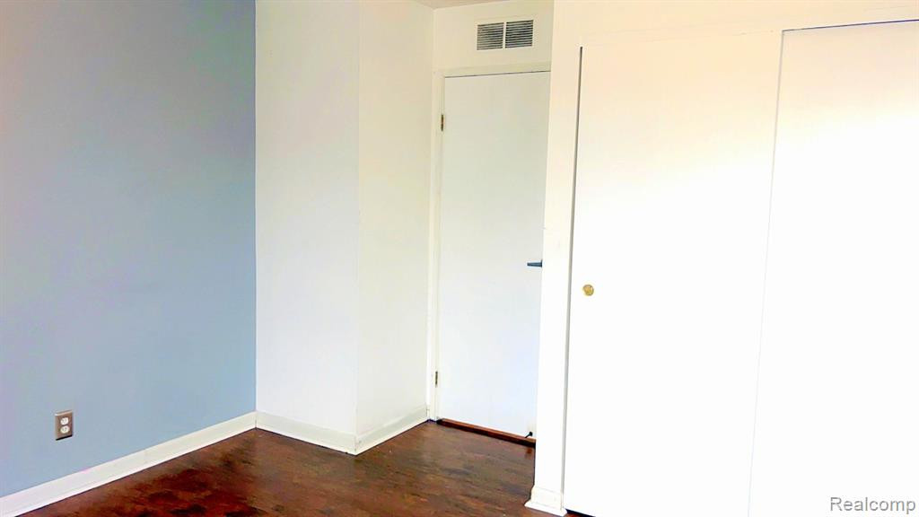 61173 GREENWOOD Drive, South Lyon, MI 48178 — Photo 16