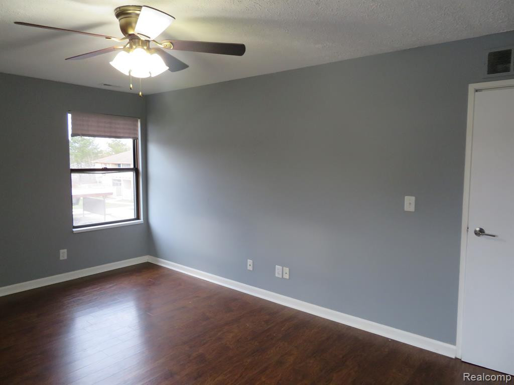 61173 GREENWOOD Drive, South Lyon, MI 48178 — Photo 20