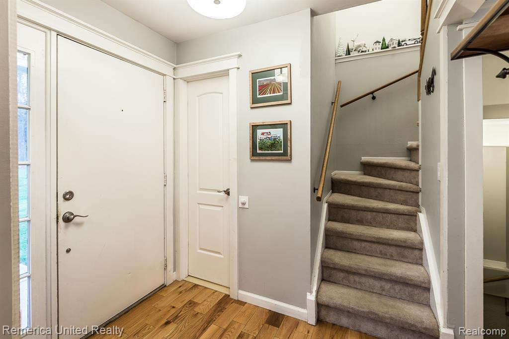 42198 ROSCOMMON Street, Northville, MI 48167 — Photo 18