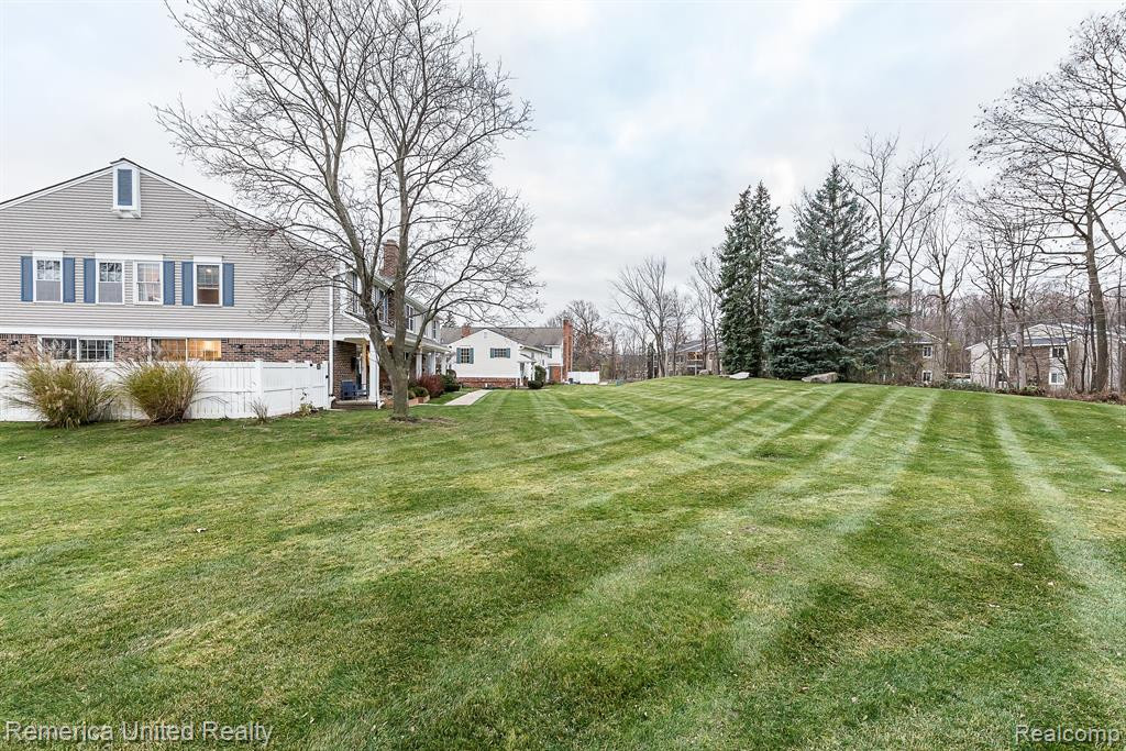 42198 ROSCOMMON Street, Northville, MI 48167 — Photo 41