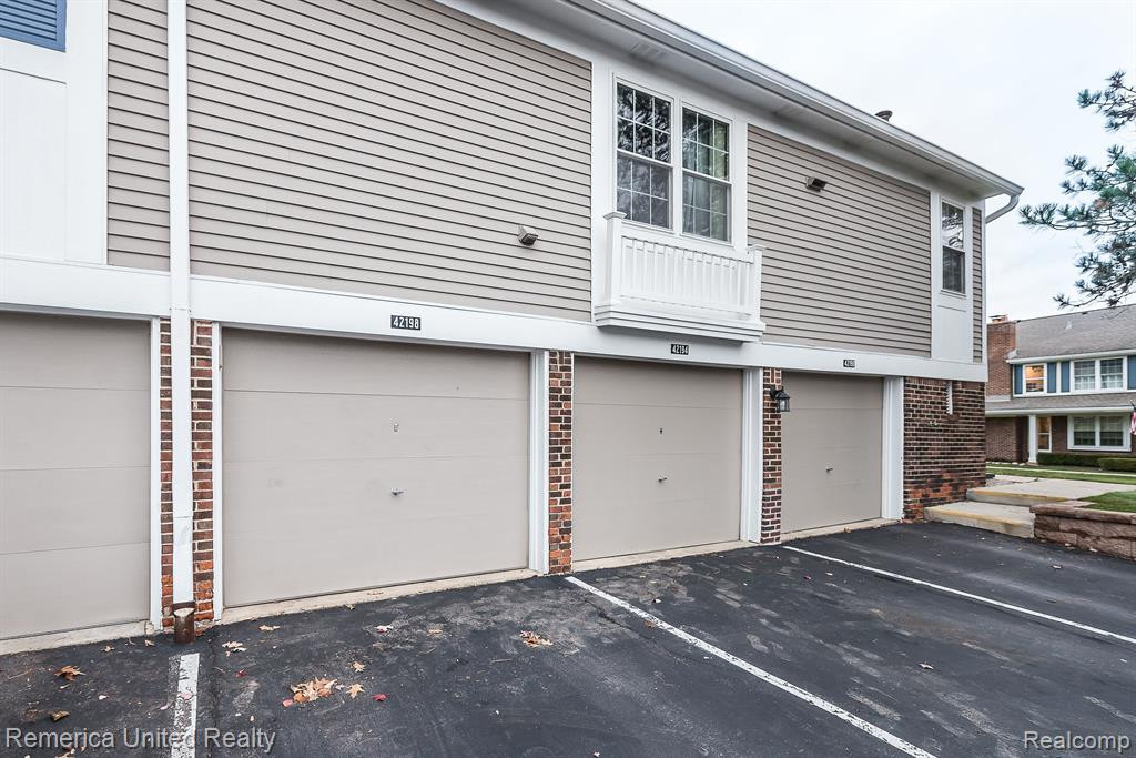 42198 ROSCOMMON Street, Northville, MI 48167 — Photo 44