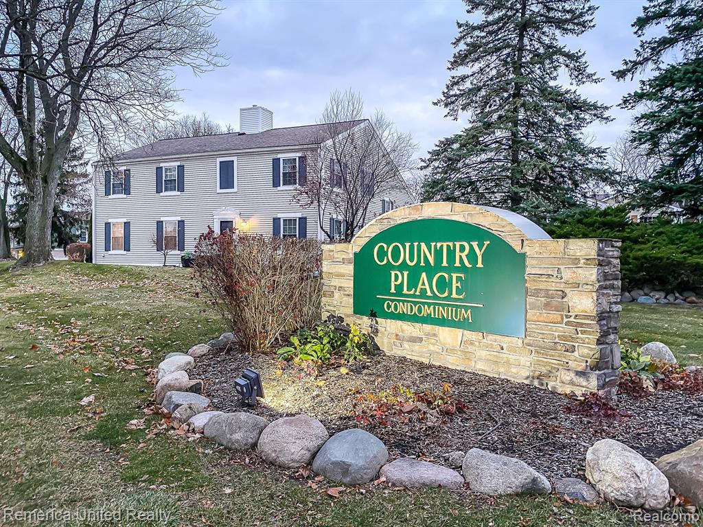 42198 ROSCOMMON Street, Northville, MI 48167 — Photo 52
