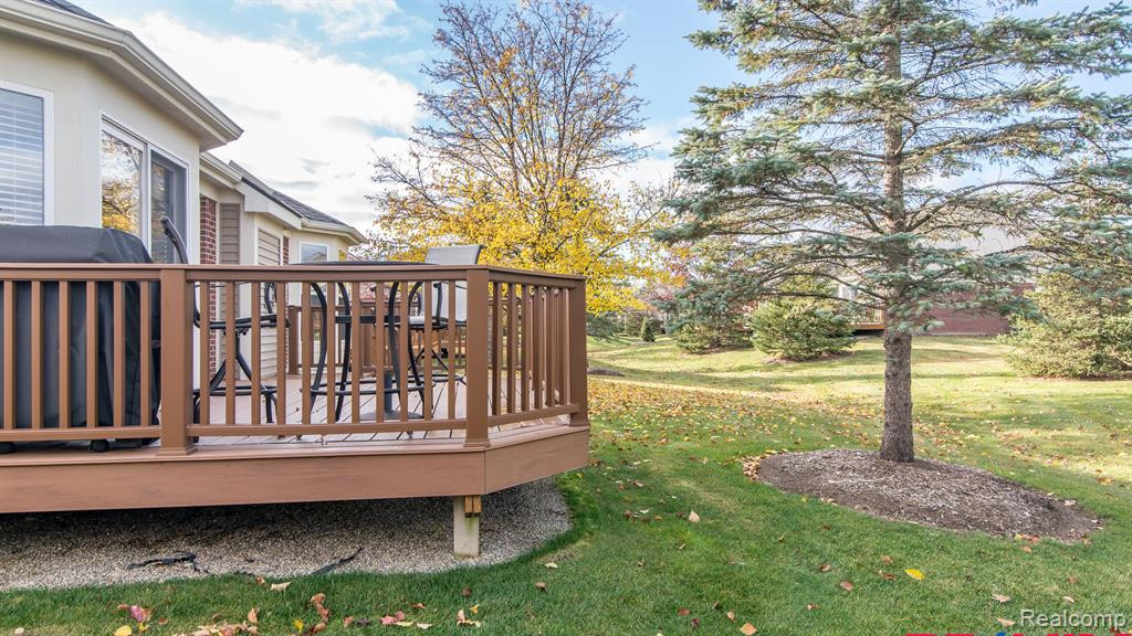 1195 ANDOVER Circle, Commerce Twp, MI 48390 — Photo 6