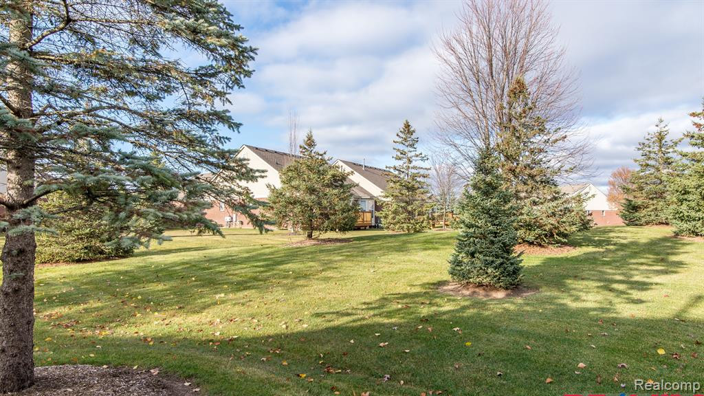1195 ANDOVER Circle, Commerce Twp, MI 48390 — Photo 9