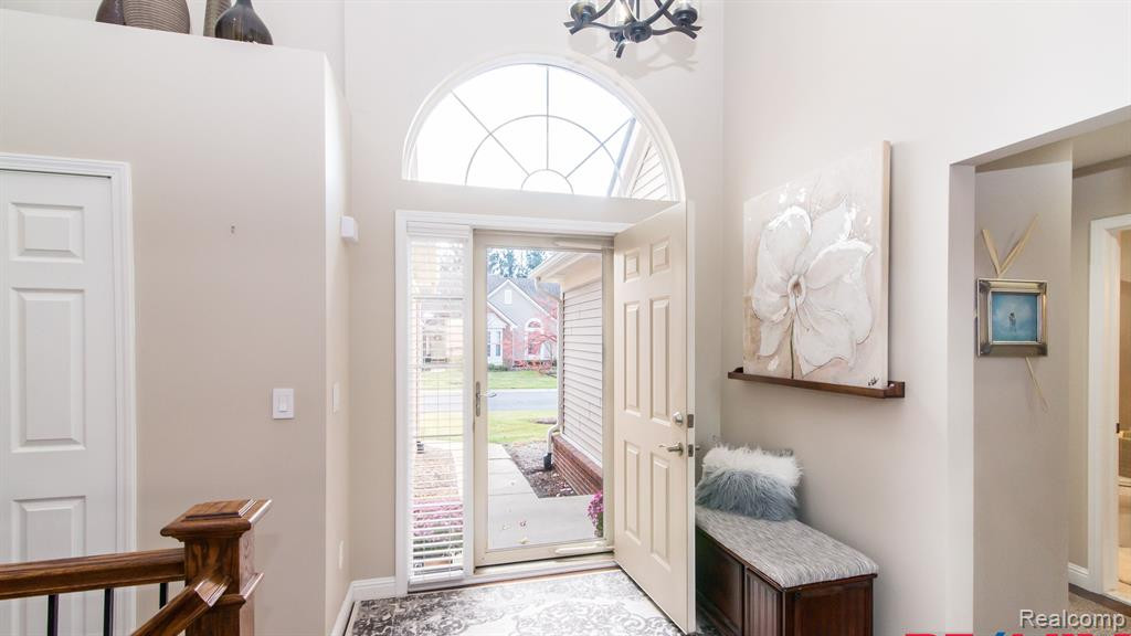 1195 ANDOVER Circle, Commerce Twp, MI 48390 — Photo 10