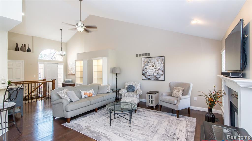 1195 ANDOVER Circle, Commerce Twp, MI 48390 — Photo 16