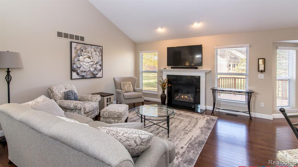 1195 ANDOVER Circle, Commerce Twp, MI 48390 — Photo 17