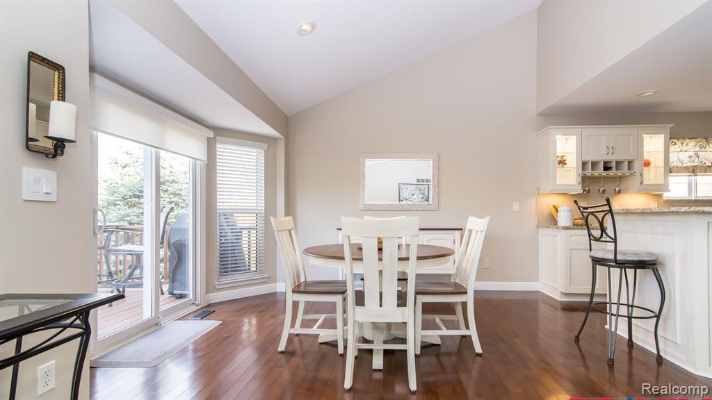 1195 ANDOVER Circle, Commerce Twp, MI 48390 — Photo 20