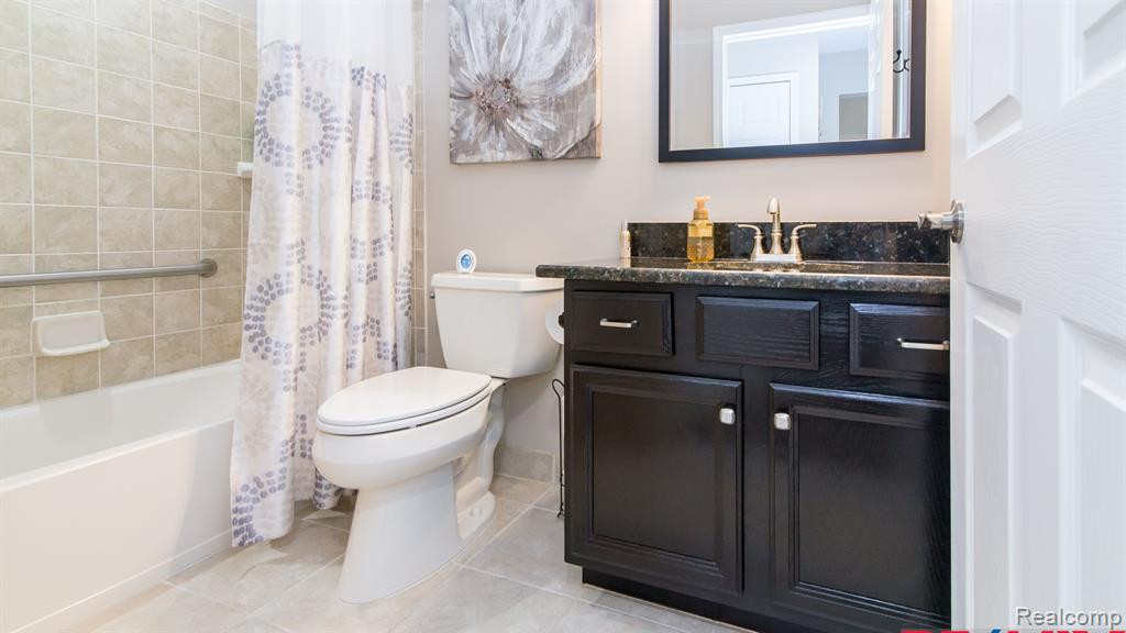 1195 ANDOVER Circle, Commerce Twp, MI 48390 — Photo 31