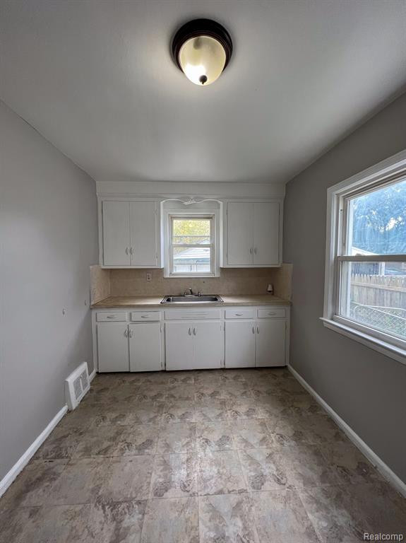 6866 EVERGREEN Avenue, Detroit, MI 48228 — Photo 11