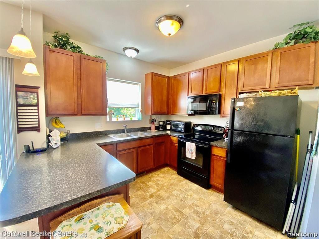11104 EGRET Lane, Walled Lake, MI 48390 — Photo 12
