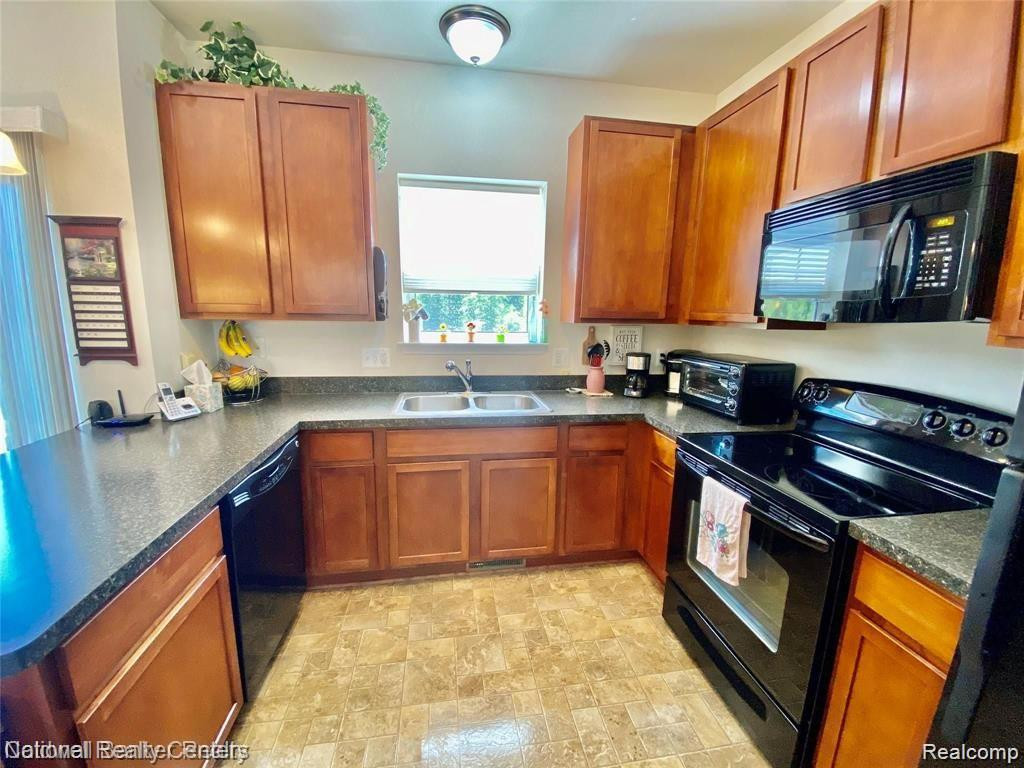 11104 EGRET Lane, Walled Lake, MI 48390 — Photo 14