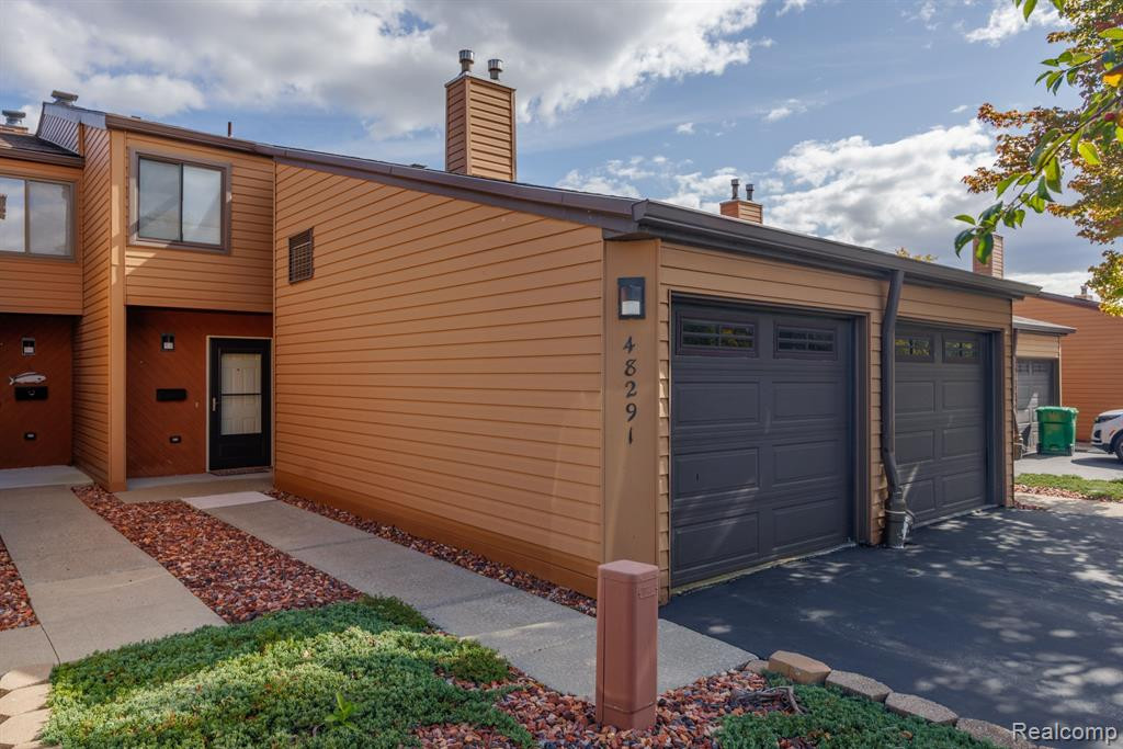 48291 BAYSHORE Drive, Van Buren, MI 48111 — Photo 2