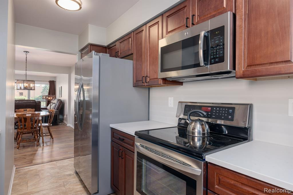 48291 BAYSHORE Drive, Van Buren, MI 48111 — Photo 10