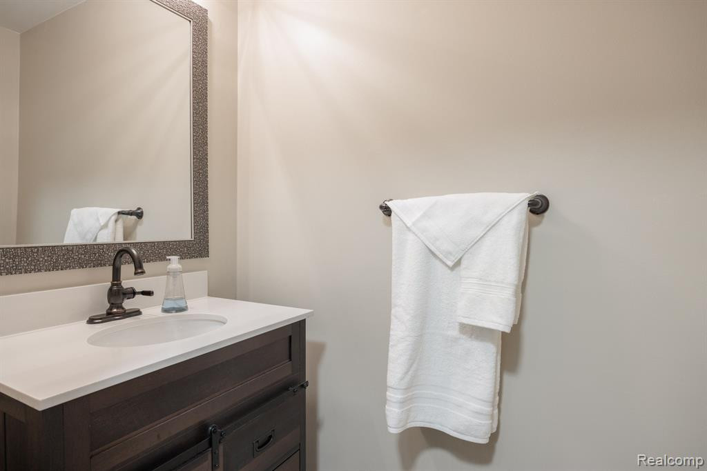 48291 BAYSHORE Drive, Van Buren, MI 48111 — Photo 11