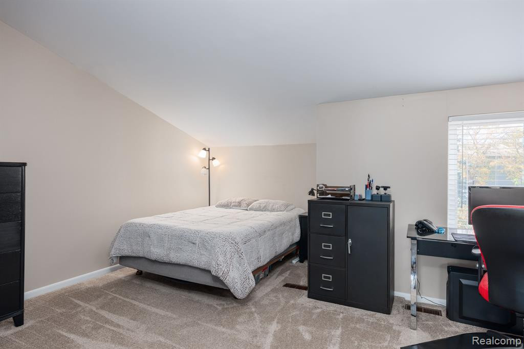 48291 BAYSHORE Drive, Van Buren, MI 48111 — Photo 15