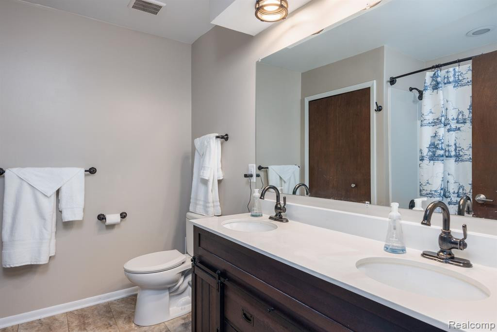48291 BAYSHORE Drive, Van Buren, MI 48111 — Photo 18