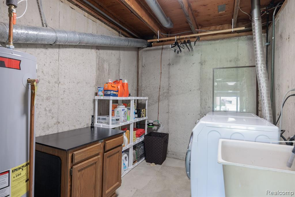 48291 BAYSHORE Drive, Van Buren, MI 48111 — Photo 22