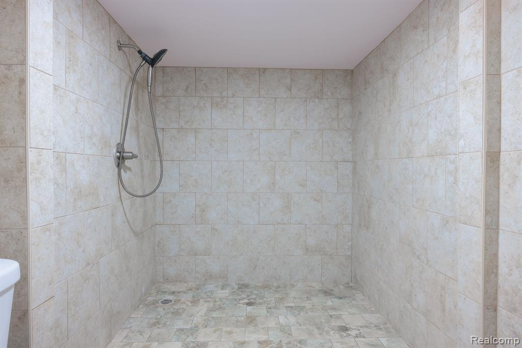 48291 BAYSHORE Drive, Van Buren, MI 48111 — Photo 23