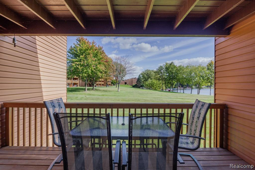 48291 BAYSHORE Drive, Van Buren, MI 48111 — Photo 24
