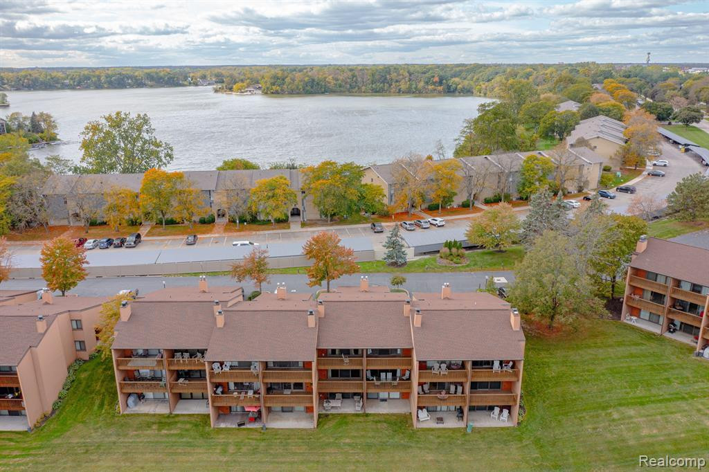 48291 BAYSHORE Drive, Van Buren, MI 48111 — Photo 26