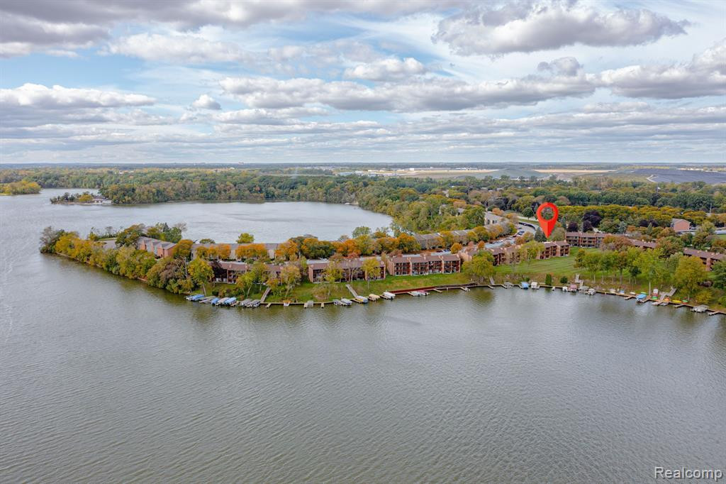 48291 BAYSHORE Drive, Van Buren, MI 48111 — Photo 31