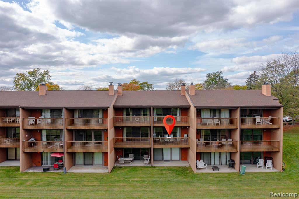 48291 BAYSHORE Drive, Van Buren, MI 48111 — Photo 33
