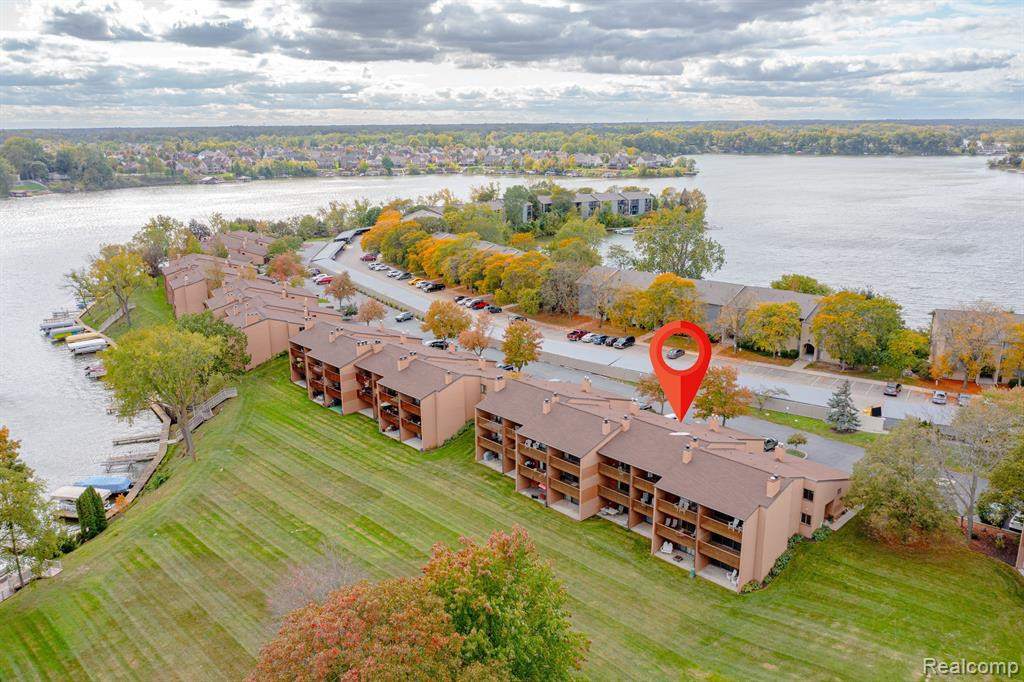48291 BAYSHORE Drive, Van Buren, MI 48111 — Photo 34