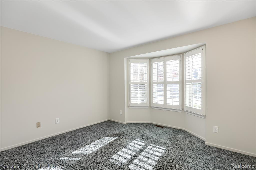 2095 OAKBROOK Boulevard, Walled Lake, MI 48390 — Photo 10