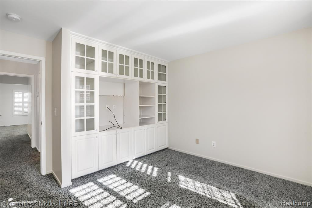 2095 OAKBROOK Boulevard, Walled Lake, MI 48390 — Photo 11