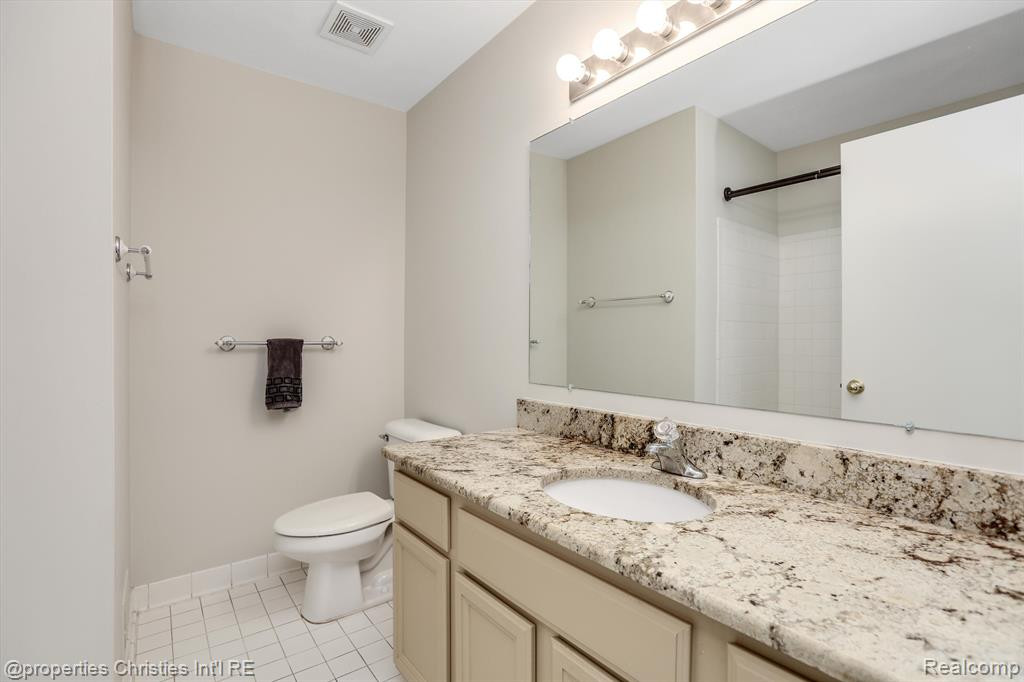 2095 OAKBROOK Boulevard, Walled Lake, MI 48390 — Photo 12