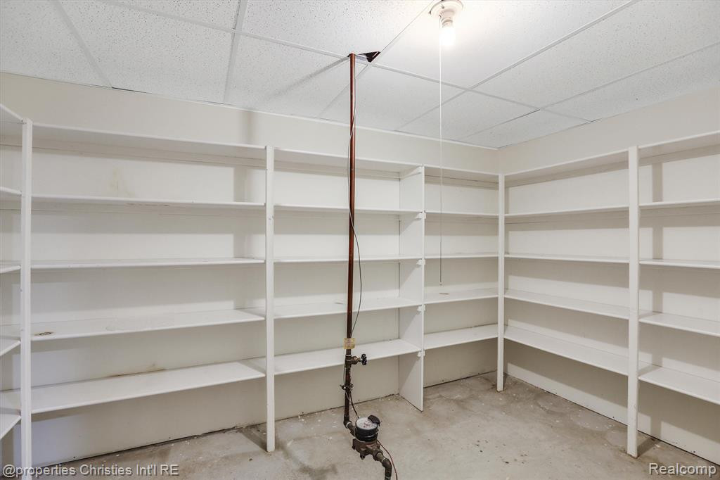 2095 OAKBROOK Boulevard, Walled Lake, MI 48390 — Photo 17