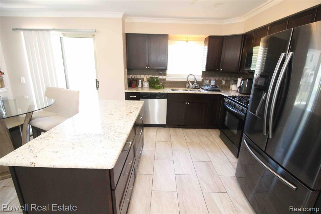 3264 RIVER MEADOW Circle, Canton, MI 48188 — Photo 16