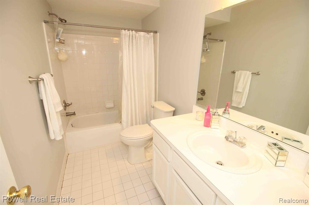 3264 RIVER MEADOW Circle, Canton, MI 48188 — Photo 25