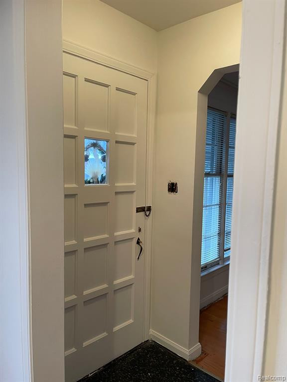8038 RIVERDALE Street, Dearborn Heights, MI 48127 — Photo 2
