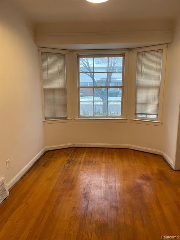 8038 RIVERDALE Street, Dearborn Heights, MI 48127 — Photo 3