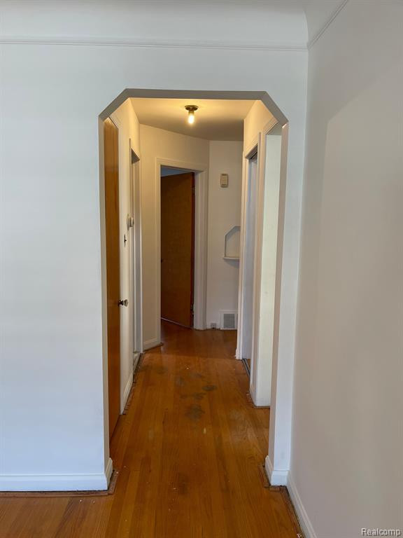 8038 RIVERDALE Street, Dearborn Heights, MI 48127 — Photo 4