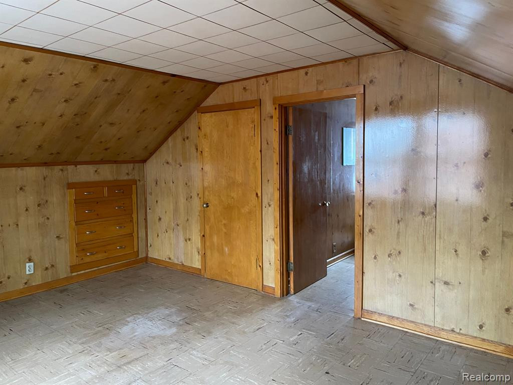 8038 RIVERDALE Street, Dearborn Heights, MI 48127 — Photo 25