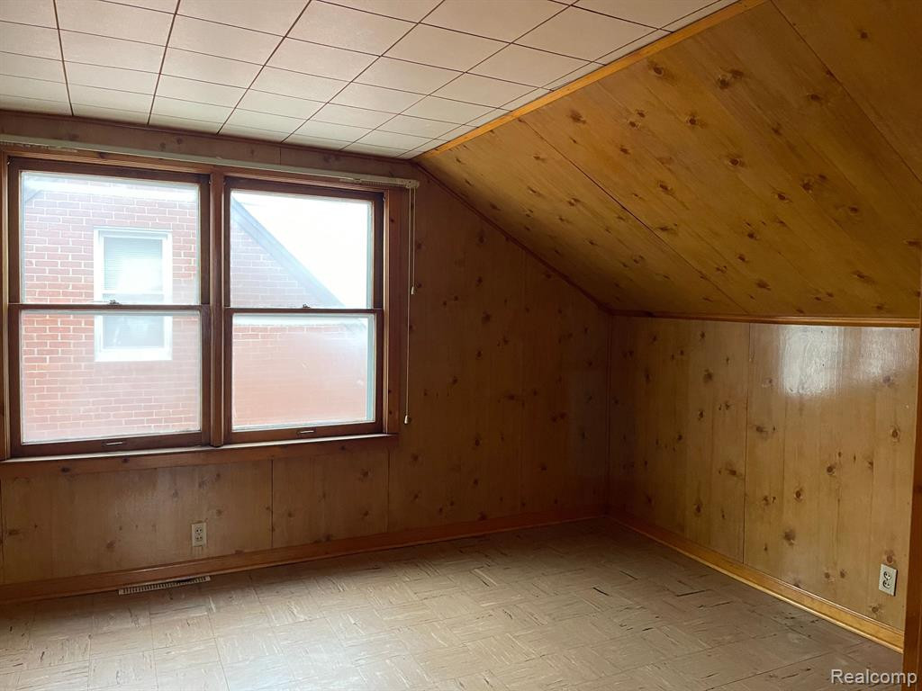8038 RIVERDALE Street, Dearborn Heights, MI 48127 — Photo 26