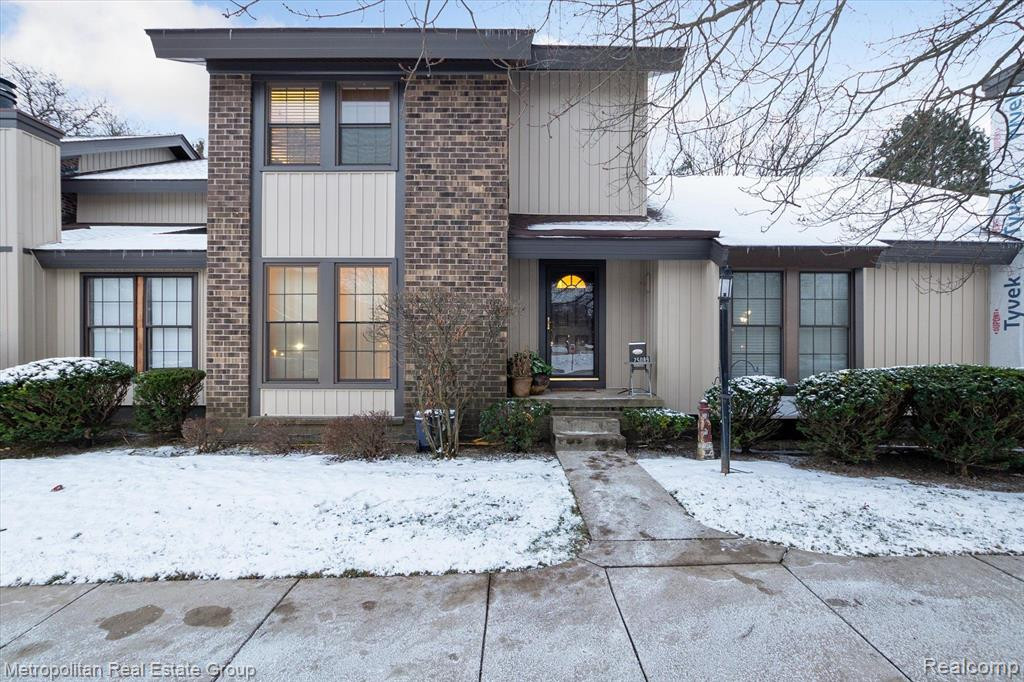 25089 OAKBROOKE Drive, Southfield, MI 48033 — front exterior